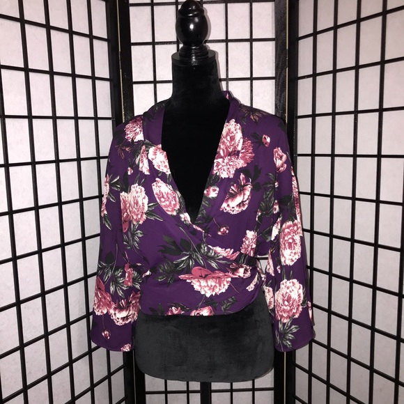 💜🌸Purple Floral Crossover Top🌸💜 - Picture 1 of 4
